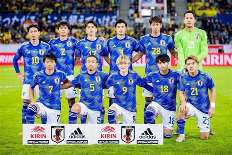 サッカー日本代表 スーツ ～ファッションと戦術の融合～